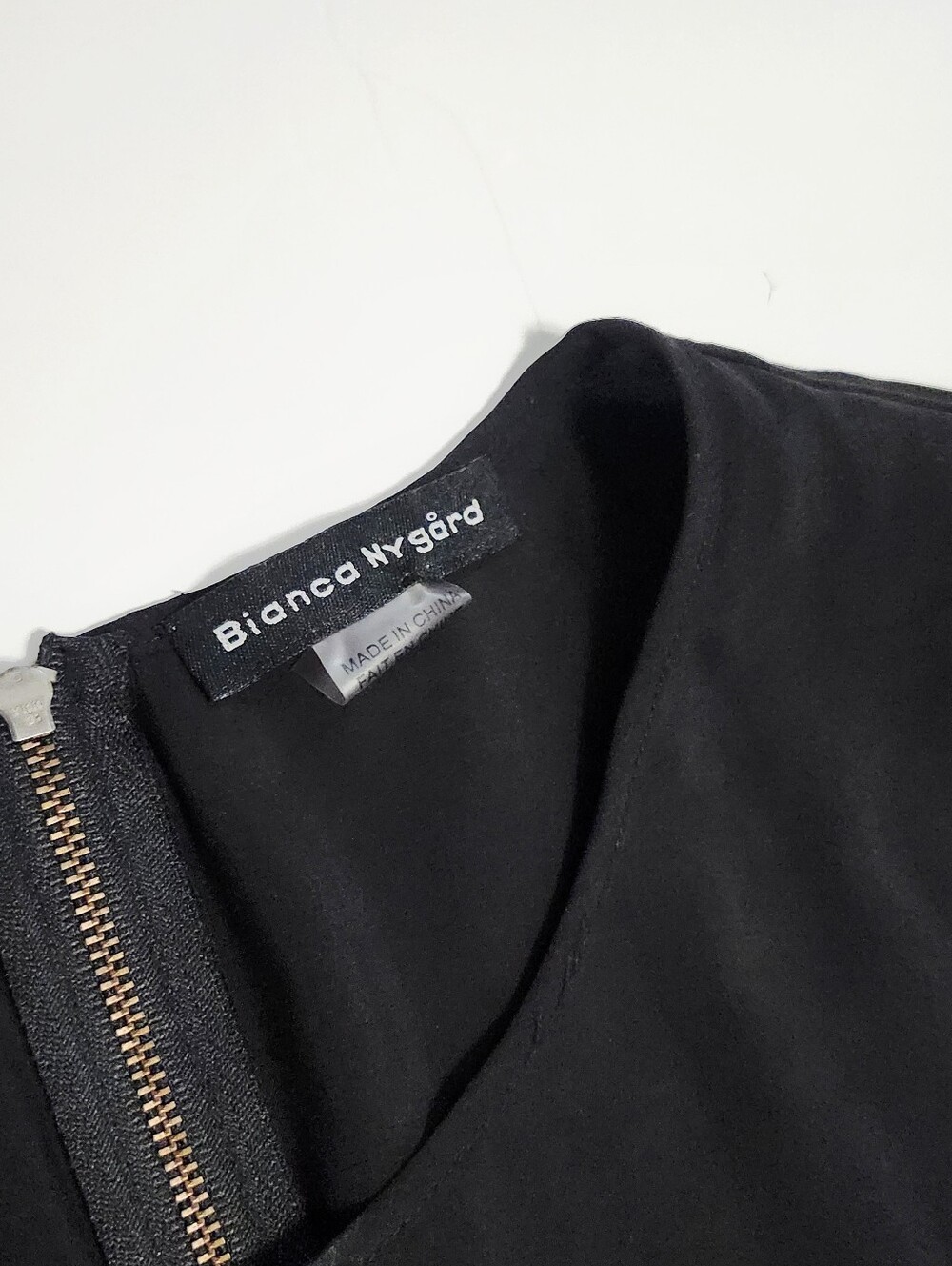 Bianca Nygard size 12 Black and Magenta Colorblock Short Sleeve Blouse - Picture 9 of 10